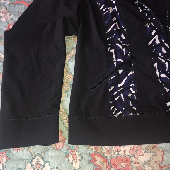 Zenergy Chico’s zip up Athletic jacket size 0 - Picture 4 of 8